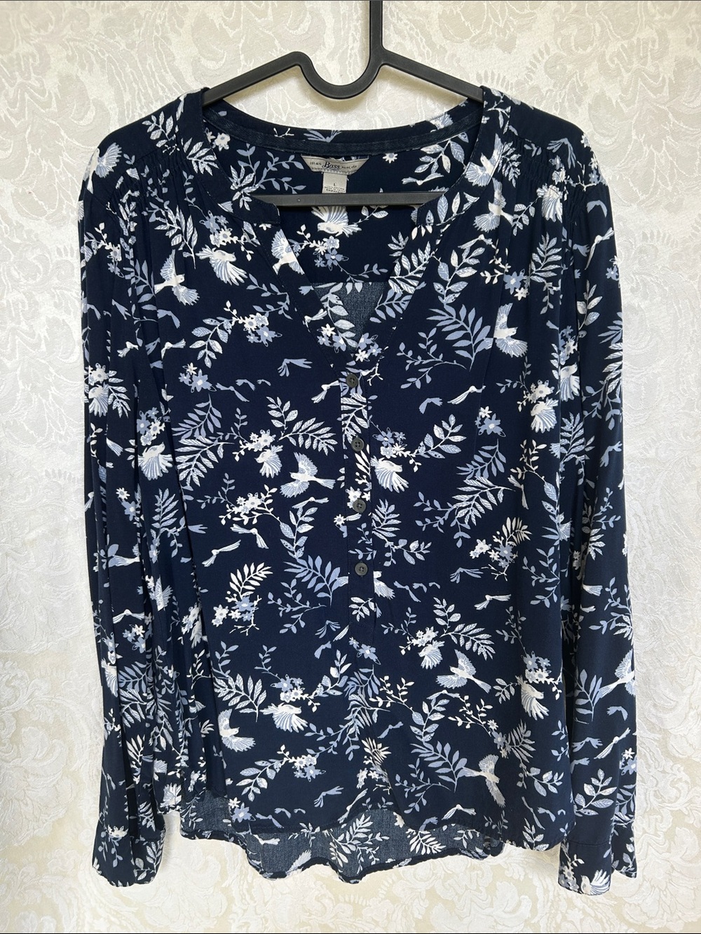 Bass Women's Navy Floral V-Neck Button-Front Blouse size L